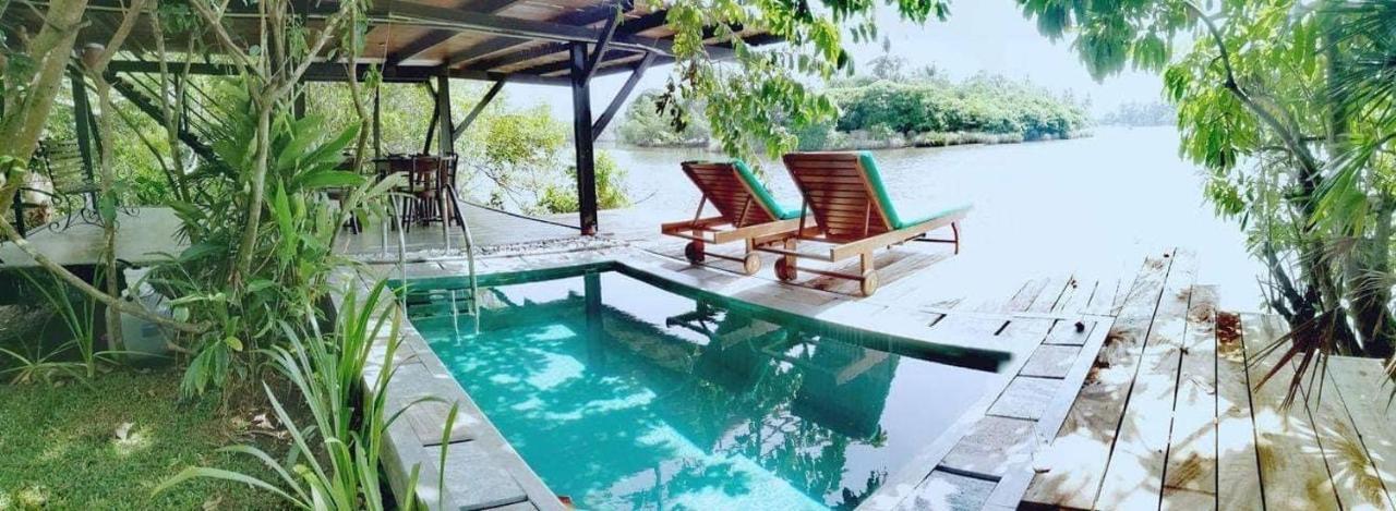 Nature Cabanas & Floating Restaurant 高尔 外观 照片