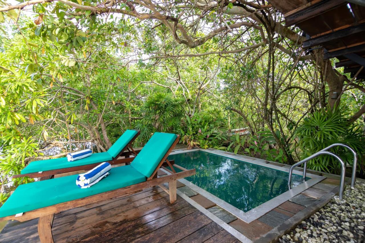 Nature Cabanas & Floating Restaurant 高尔 外观 照片