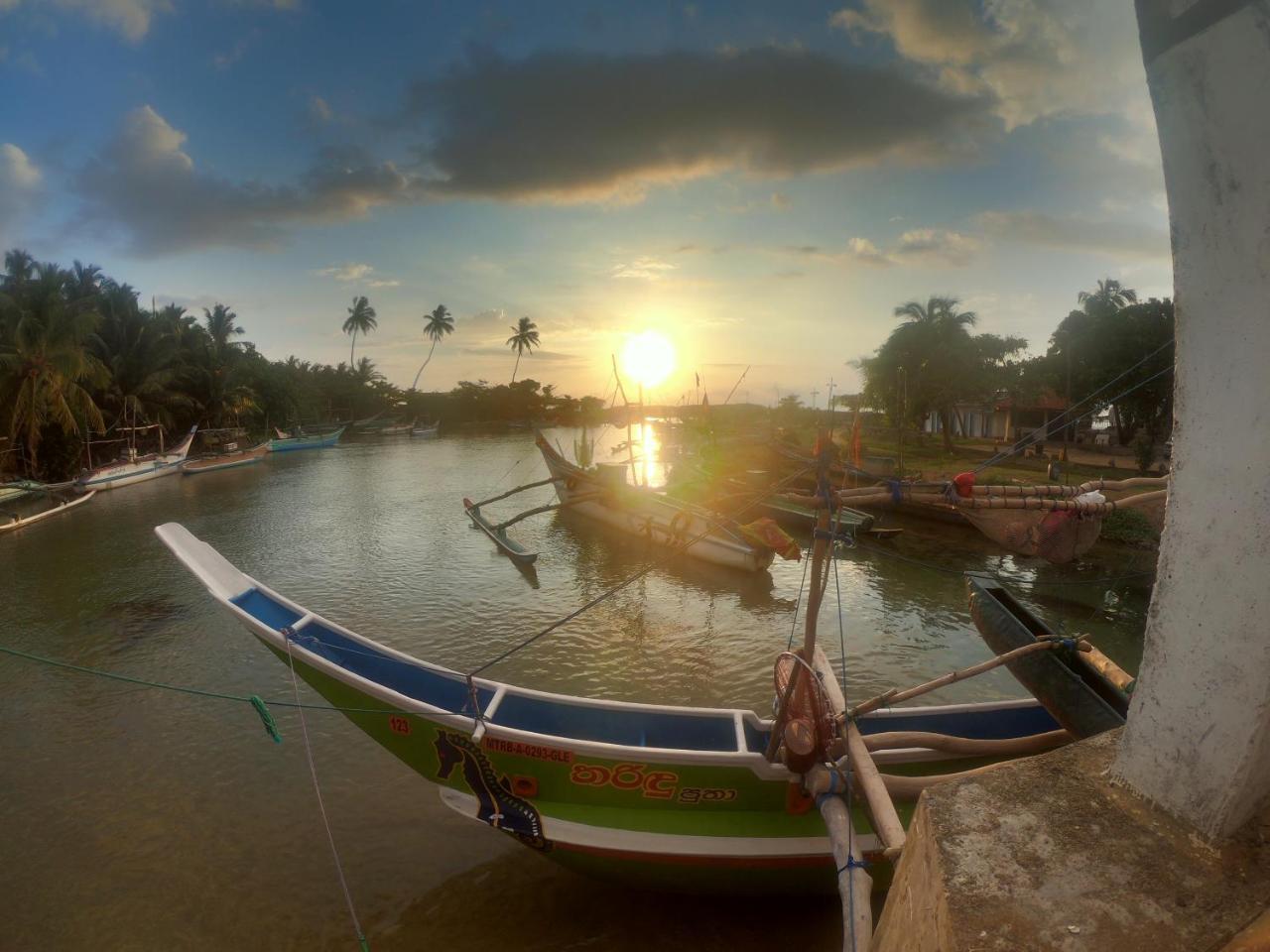 Nature Cabanas & Floating Restaurant 高尔 外观 照片