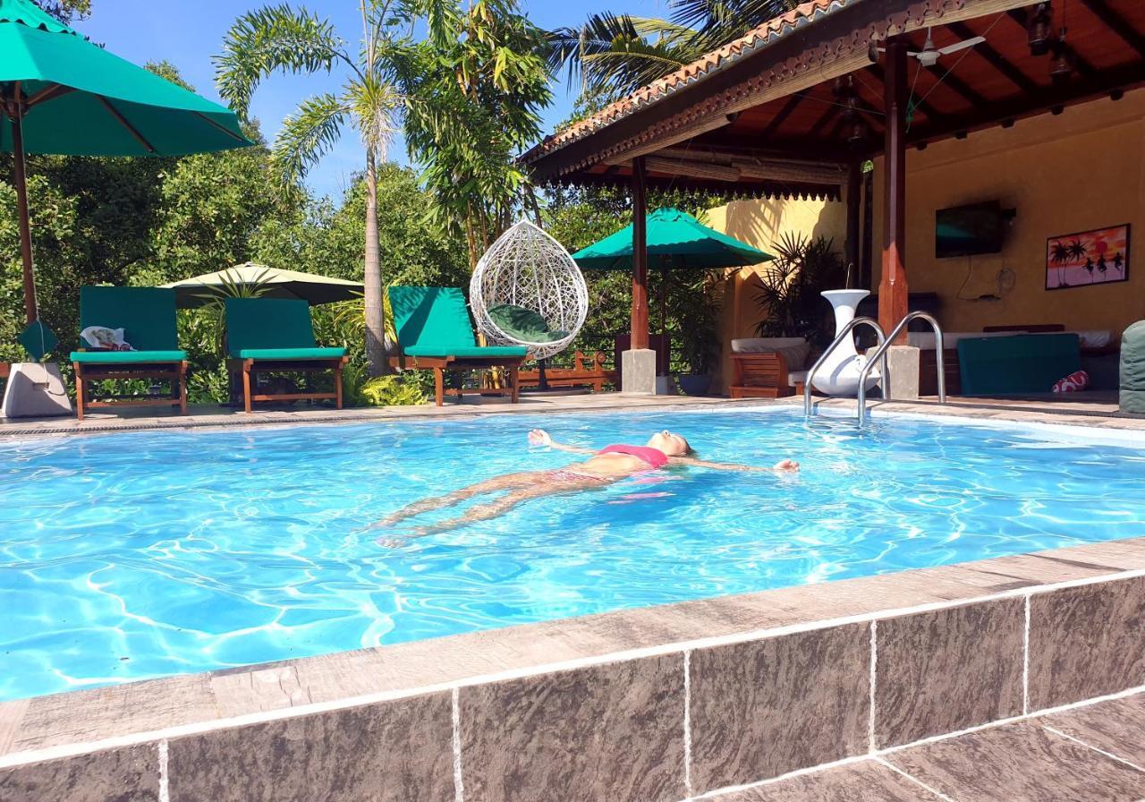 Nature Cabanas & Floating Restaurant 高尔 外观 照片