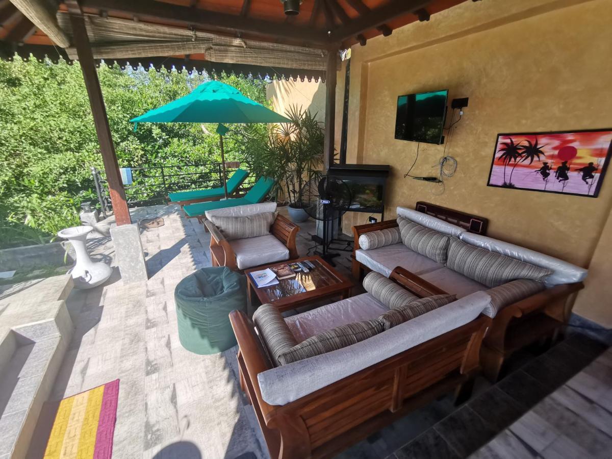 Nature Cabanas & Floating Restaurant 高尔 外观 照片
