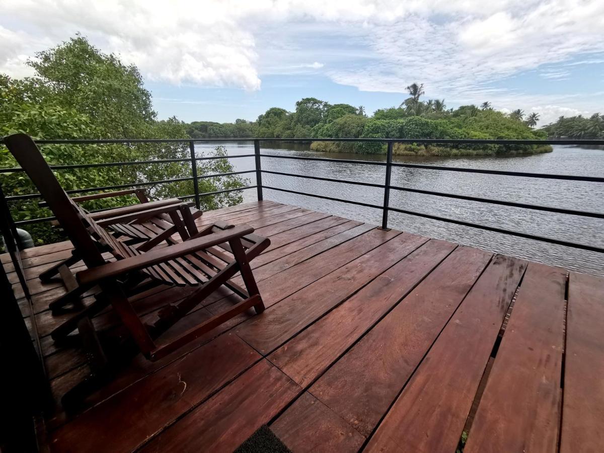 Nature Cabanas & Floating Restaurant 高尔 外观 照片
