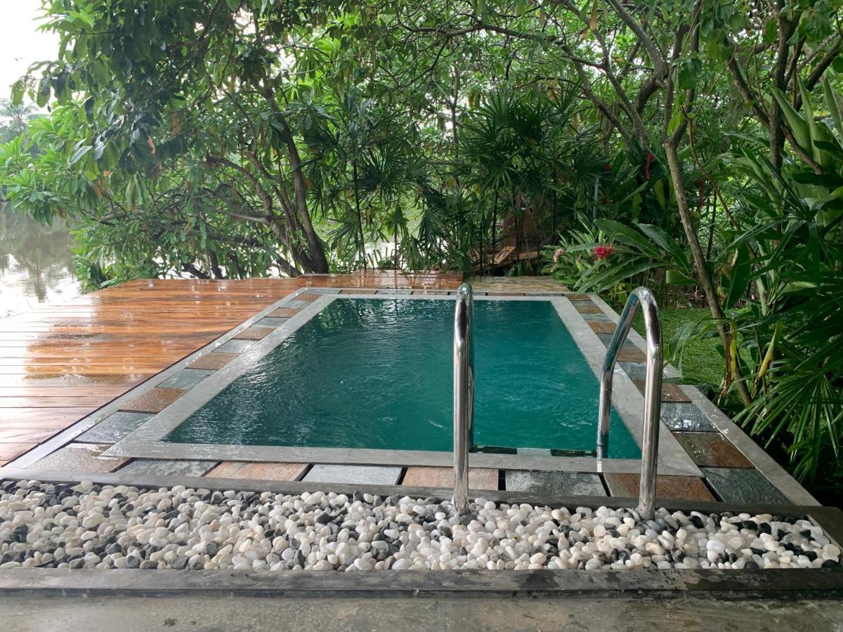 Nature Cabanas & Floating Restaurant 高尔 外观 照片